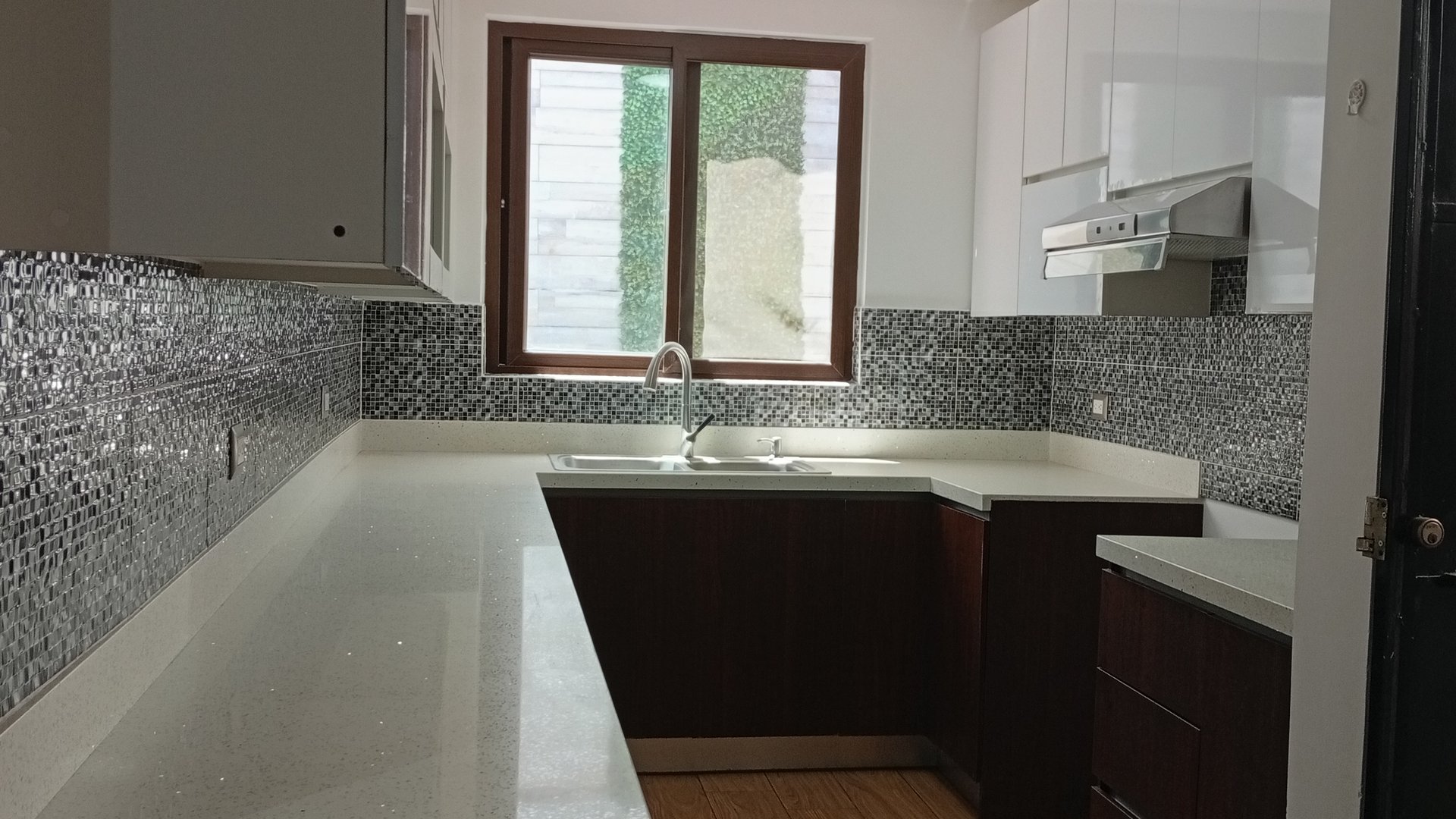 Casa en Condominio remodela en renta en zona 14 - Miniatura 4