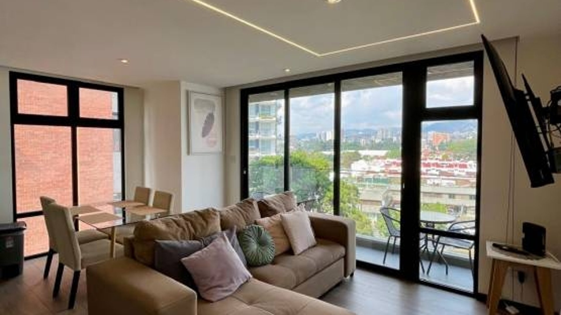 Apartamento en Renta, Zona 10 (R10494)