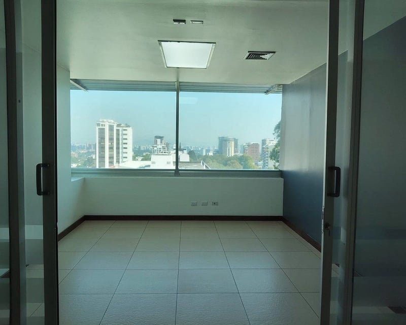 Oficina en Renta – Edificio AVANTE, Zona 15