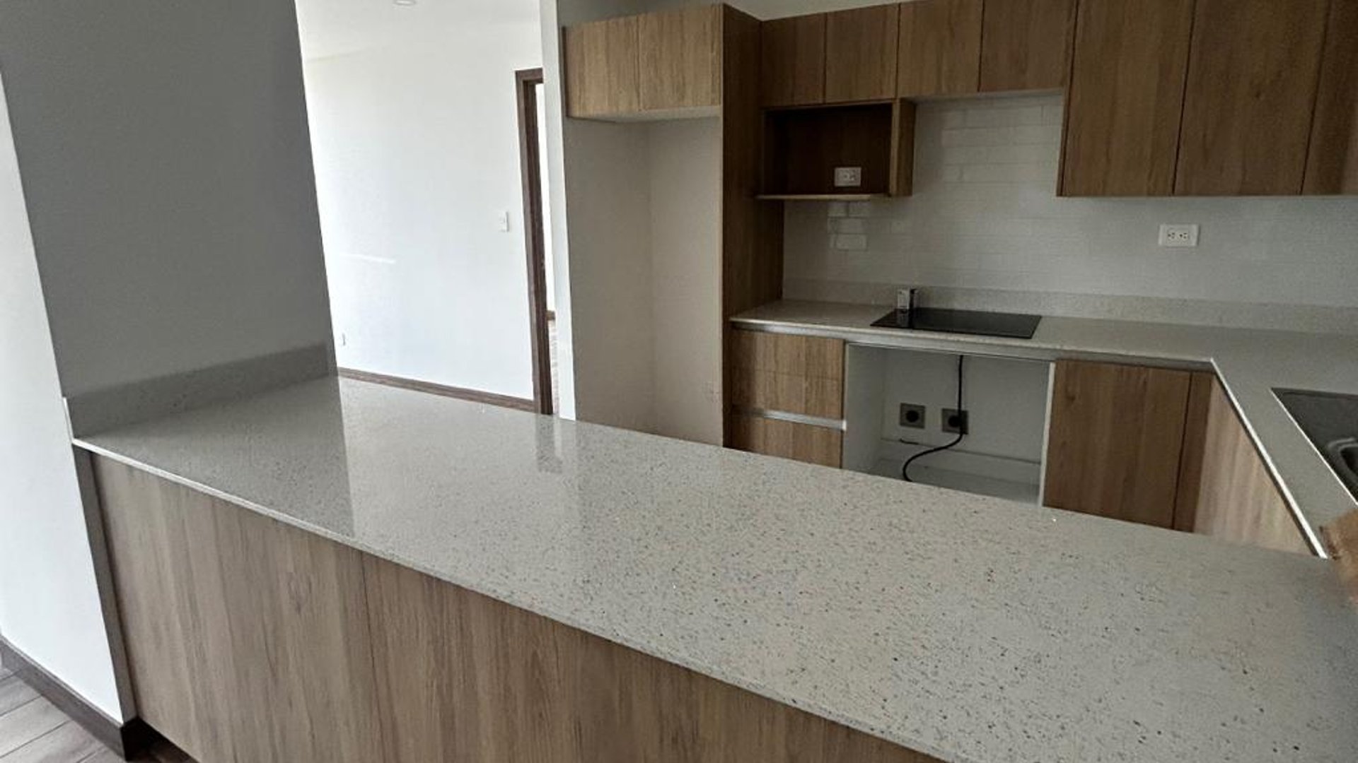 Apartamento Exclusivo en Zona 15, Guatemala: 3 Hab, 2.5 Baños, Seguridad 24/7