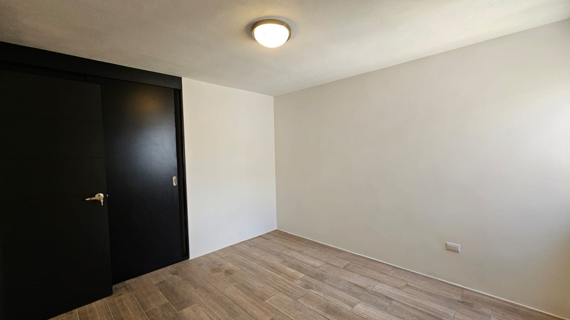 RENTA Casa Nueva dentro de Pinabetes Condominio Eucaliptos - Miniatura 9
