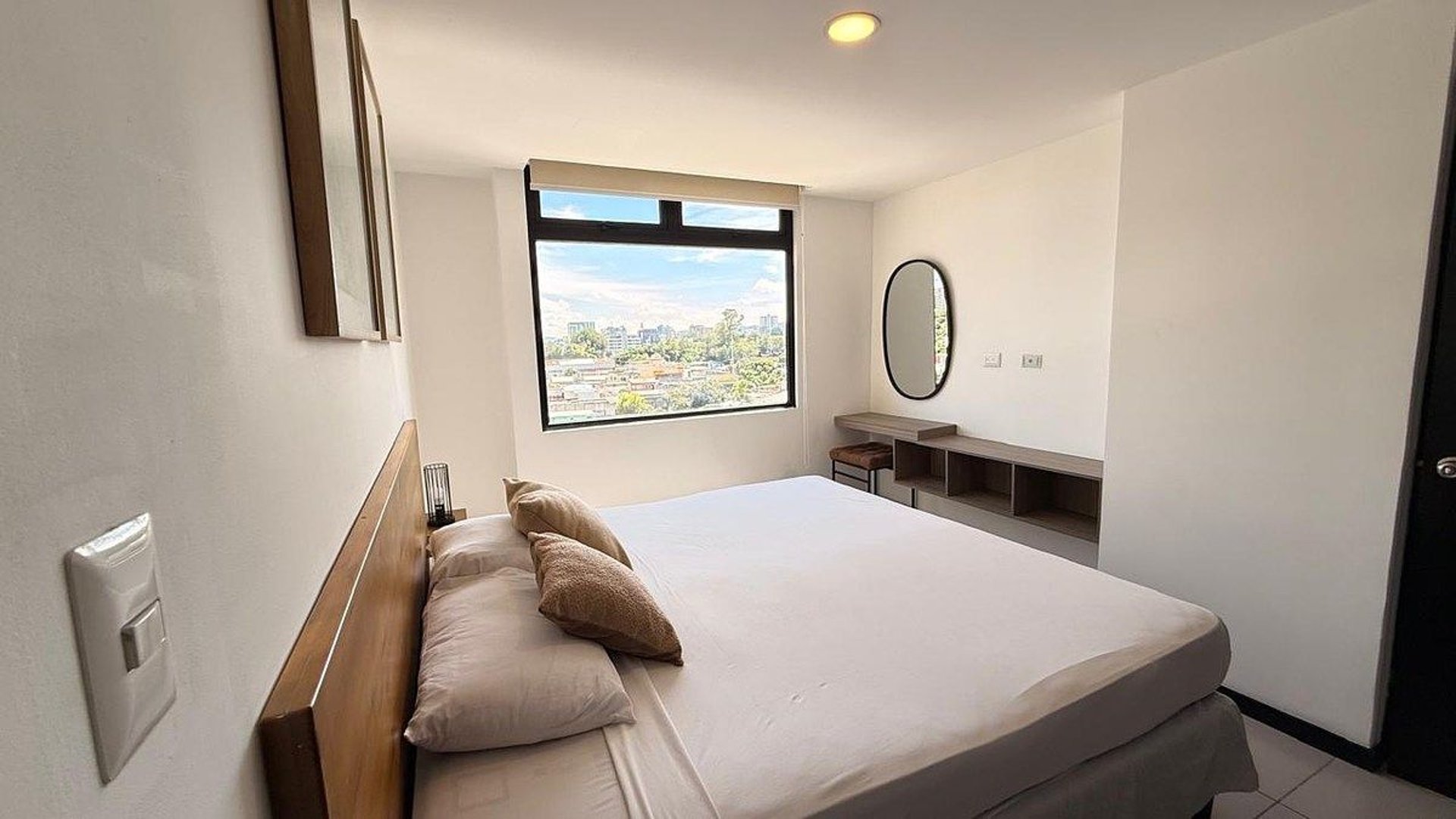 APARTAMENTO EN VENTA AMUEBLADO  ZONA 14 LA VILLA - Miniatura 6