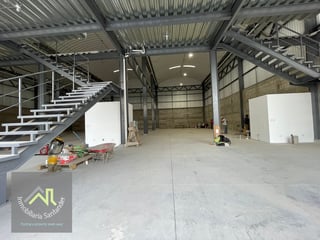 Complejo de Bodegas en Venta Frente al Mayan Golf - Image 2