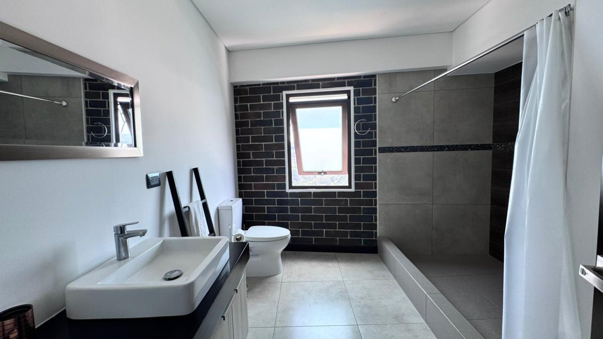 ???? APARTAMENTO AMUEBLADO EN RENTA – 4 HAB | VIU CAYALÁ | ZONA 16 - Miniatura 11