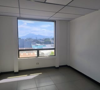 Oficina en Edificio Corporativo en Renta en Zona 13
