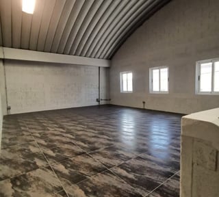 Venta de Ofibodega en Calzada Roosevelt.