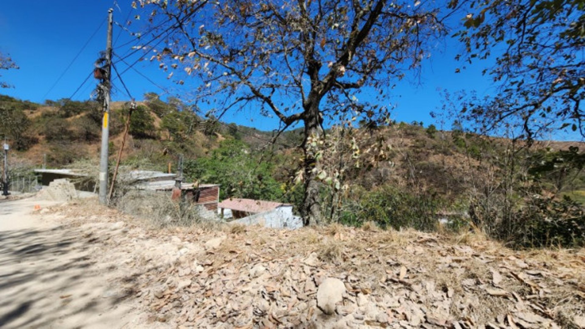 Terreno en Venta Zona 18 Carretera a El Atlántico - Miniatura 2