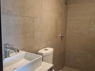 APARTAMENTO EN VENTA O RENTA EN ZONA 14 - 5
