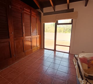 Amplia casa en venta en El Zapote zona 2
