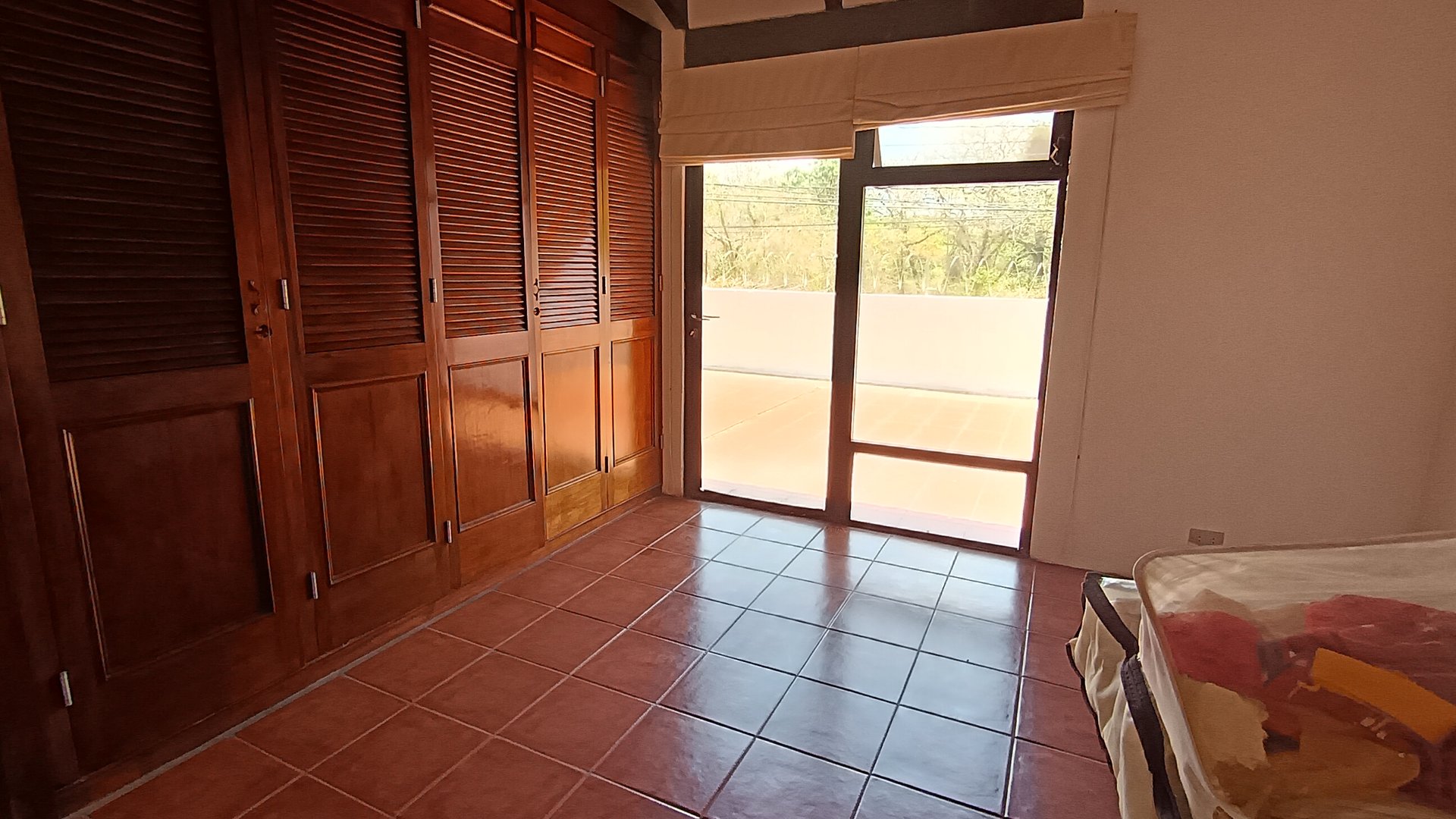 Amplia casa en venta en El Zapote zona 2