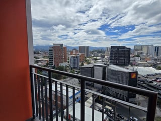 Apartamento en Vivo 4 en Venta Ciudad Guatemala - 2