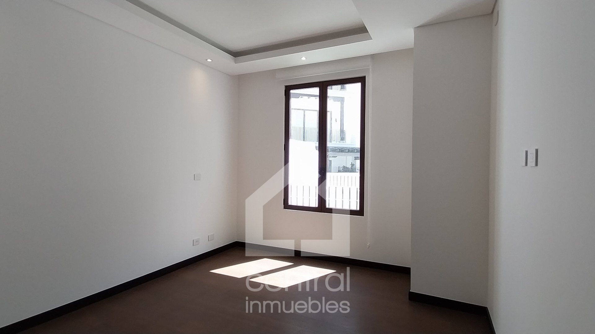 Lujoso Apartamento en Renta con jardín privado en Nogales Cayalá - Miniatura 12
