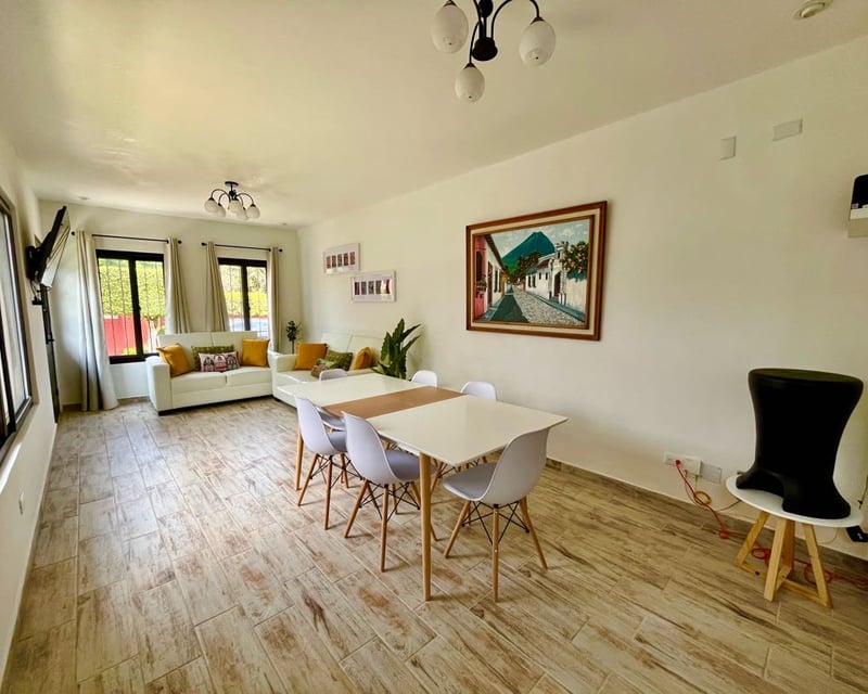 PRECIOSA CASA EN RENTA DENTRO CONDOMINIO EN SAN PEDRO LAS HUERTAS