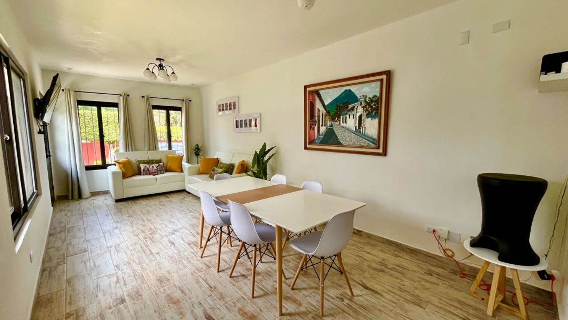 PRECIOSA CASA EN RENTA DENTRO CONDOMINIO EN SAN PEDRO LAS HUERTAS