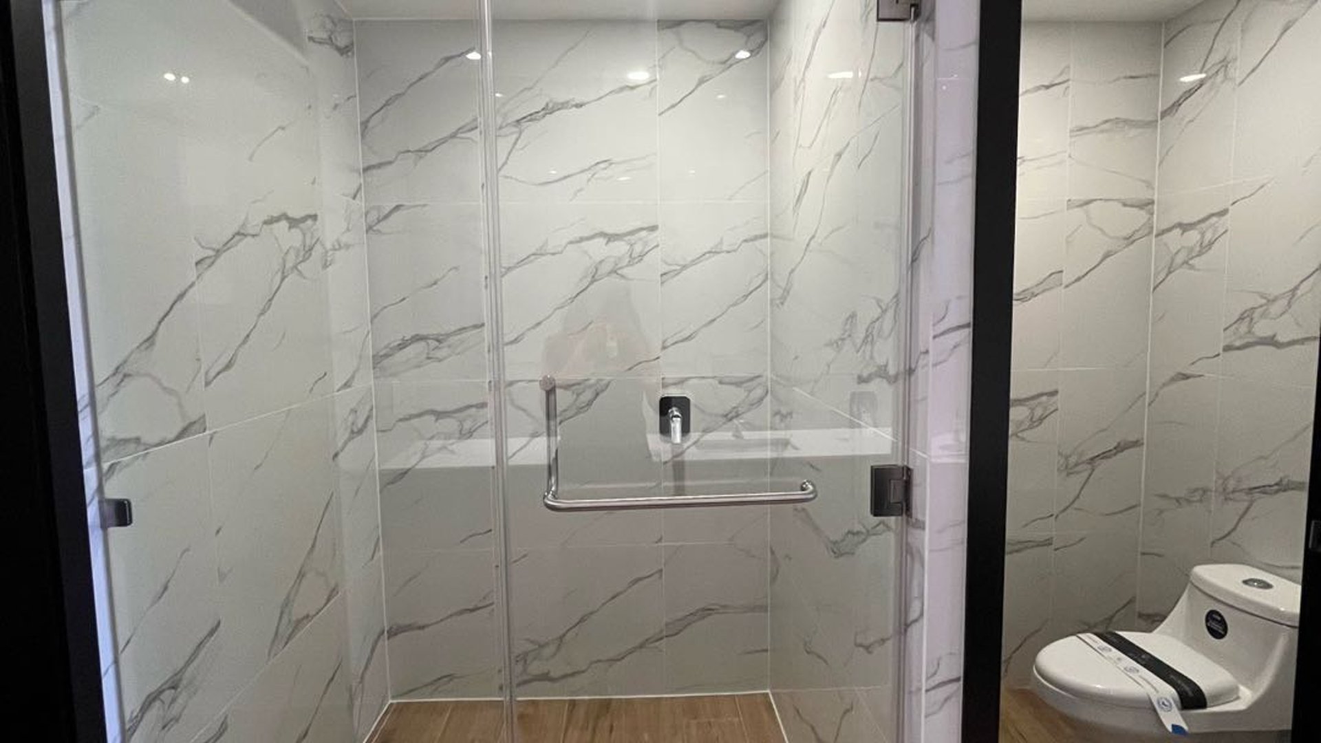 Apartamento de 3 habitaciones en alquiler, Alena zona 15 - Miniatura 9