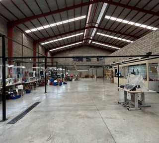 Ofibodega en venta en San Cristóbal zona 8 de Mixco sect. A5 ,3 niveles
