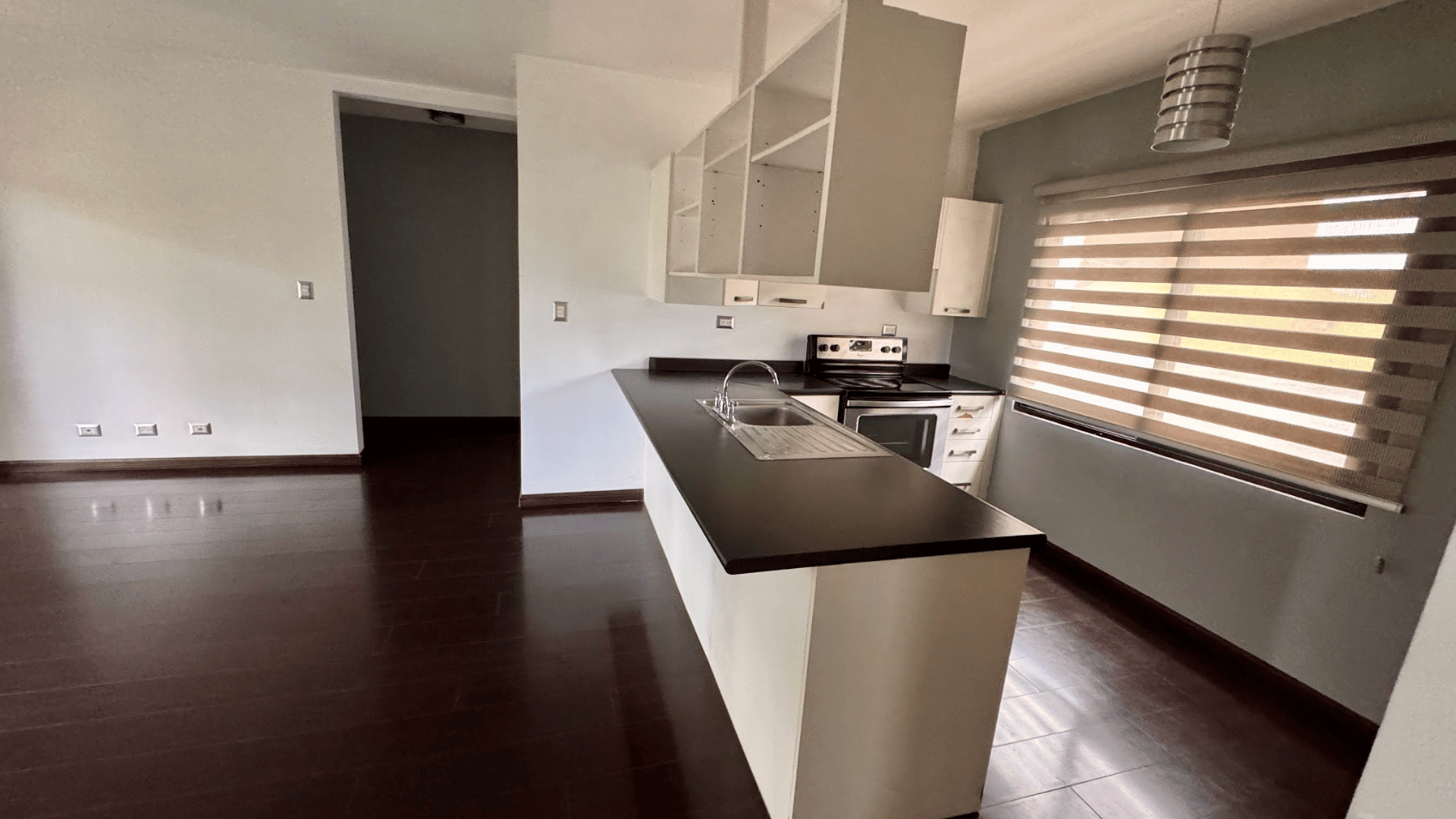 ALQUILER DE LINDO APARTAMENTO - VILLA ENSENADA, ZONA 16 - Miniatura 3