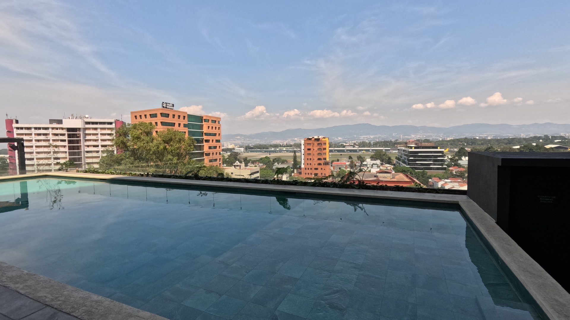 Apartamento en venta o renta Parque 14, zona 14 - Miniatura 4