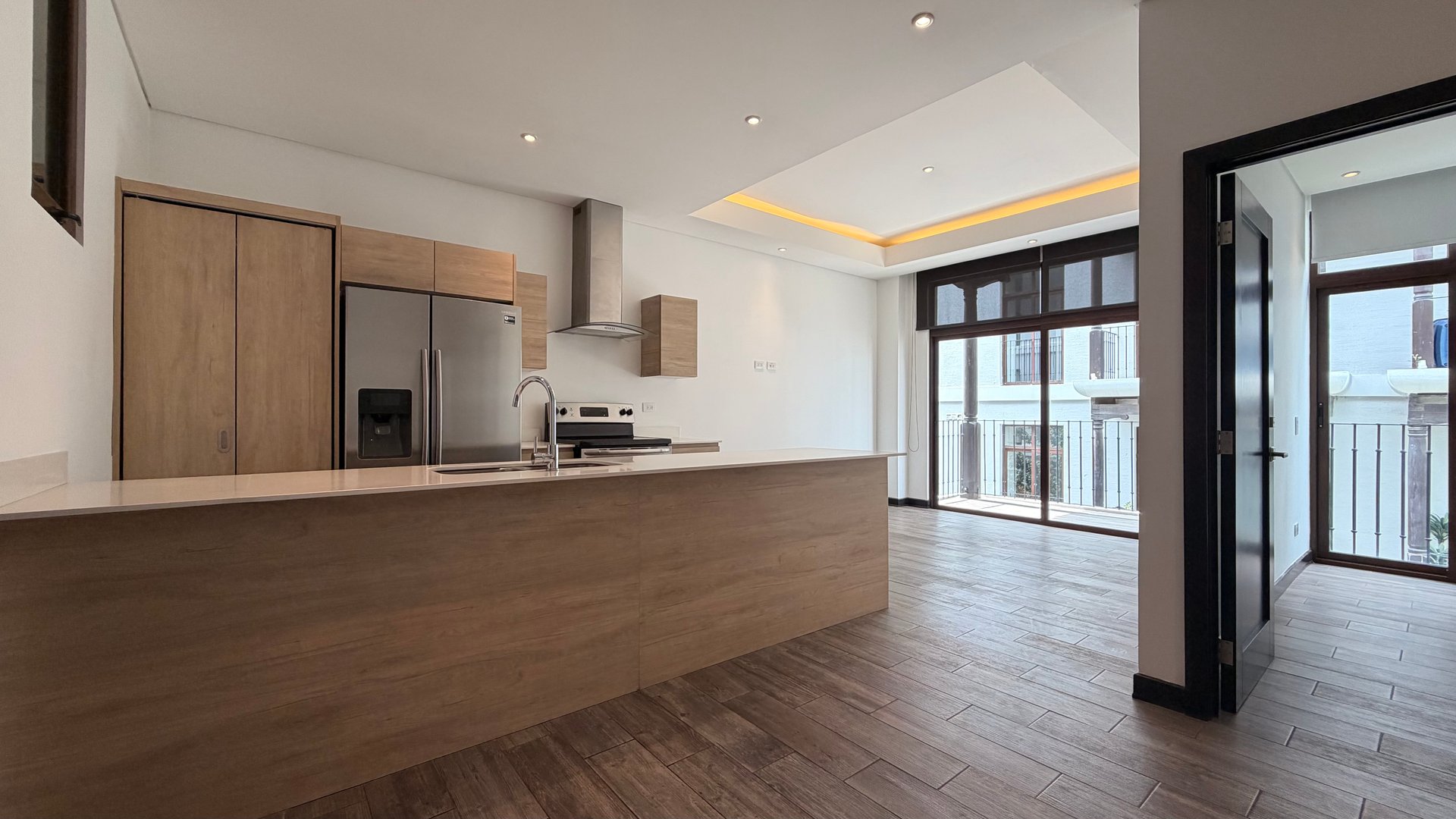 Apartamento en Alquiler Edificio Lirios de Cayalá I, zona 16 N3