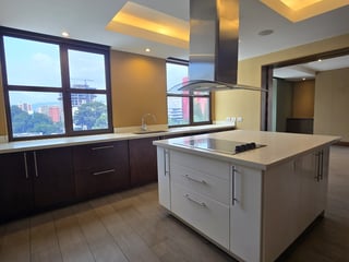 En venta apartamento en la zona 10 Guatemala - 3