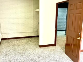 Oficina en Alquiler Edificio Tivoli Plaza, zona 9  - 4