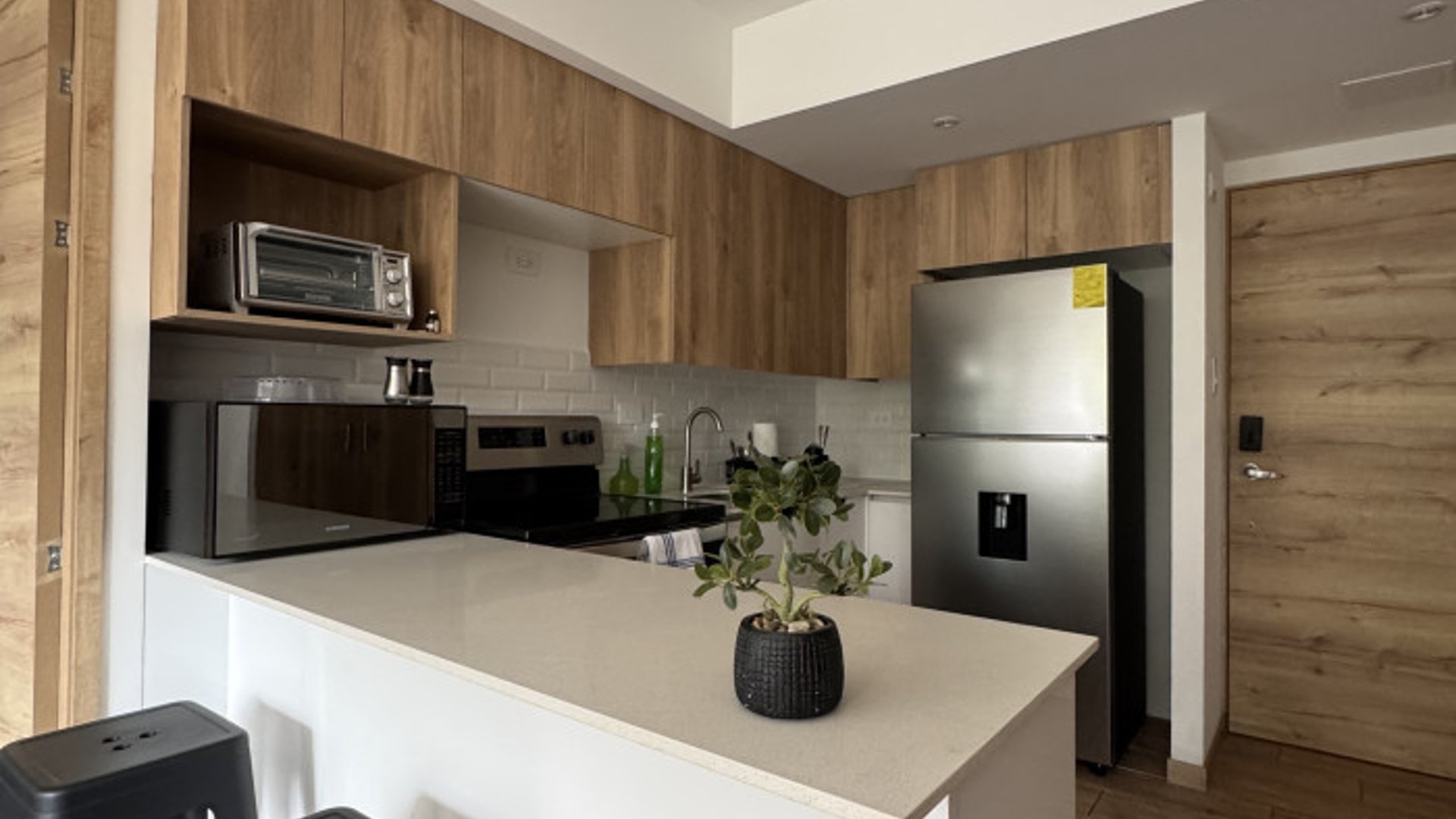 Apartamento Amueblado en Renta Zona 9 Cendana - Miniatura 2