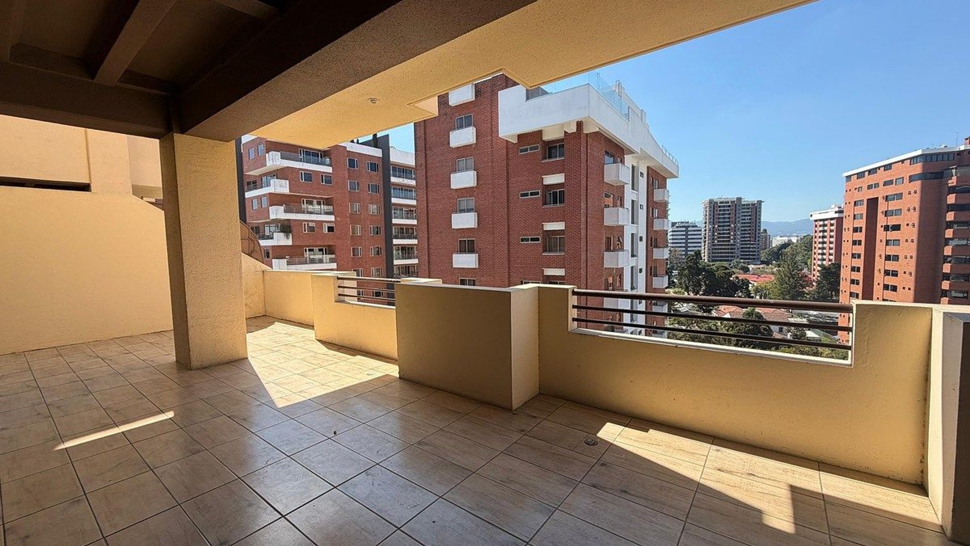 Apartamento en Renta y Venta – Edificio Castelar, Zona 10