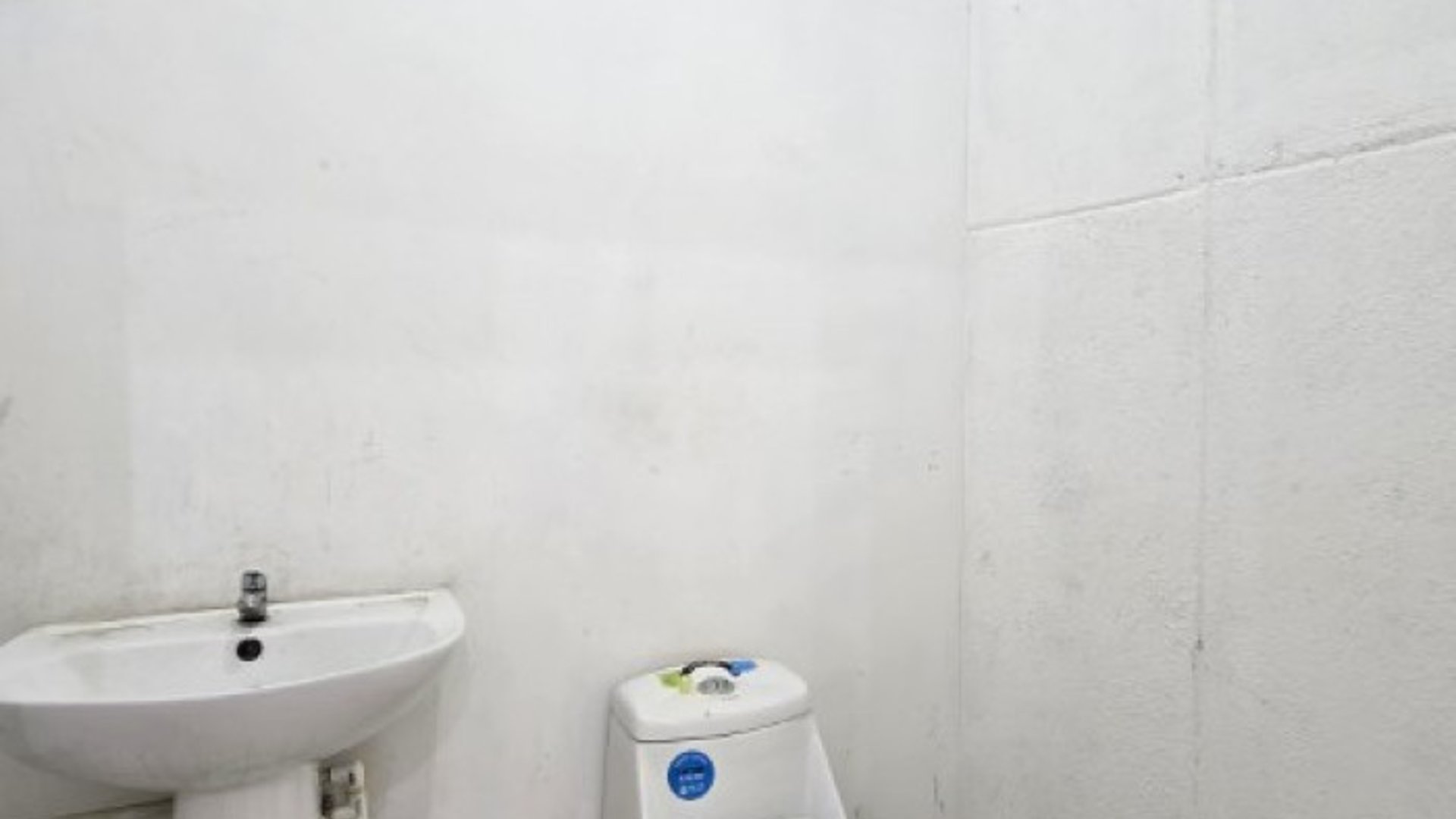 Local en Venta, Edificio Narama Zona 13 Guatemala - Miniatura 8