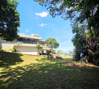 Espectacular Casa en Venta cercana Zona 15 Guatemala