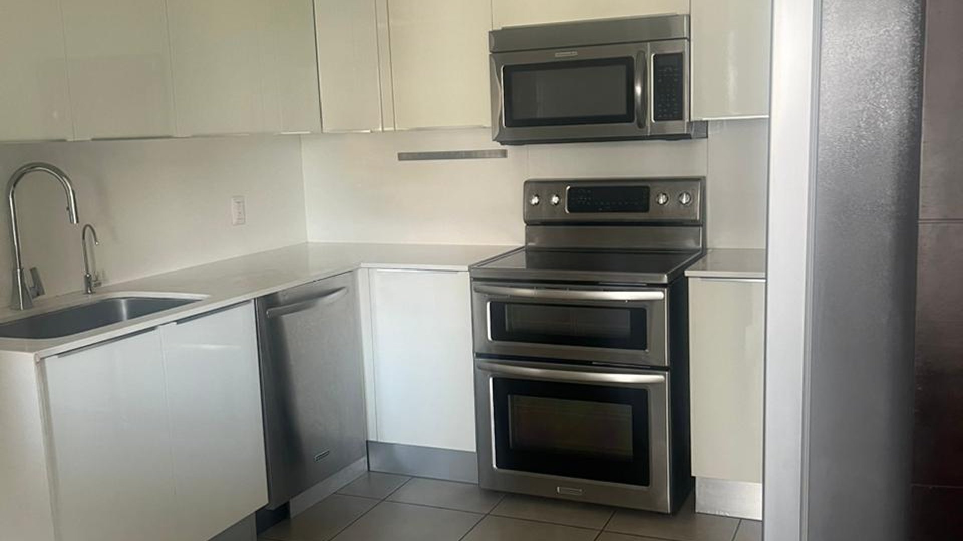 ALQUILER DE AMPLIO APARTAMENTO - ATTICA, ZONA 14 - Miniatura 7