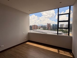 Apartamento en Venta Edificio Milenia, zona 10 - 4