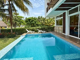EN CONDOMINIO KM. 5 CARRETERA A MONTERRICO SE VENDE CASA - 4
