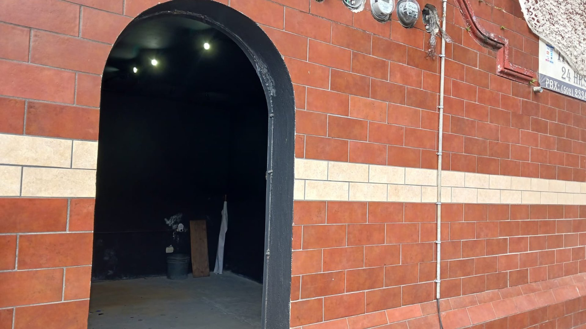 Rento Local Comercial Ideal para Café bar en Zona 10