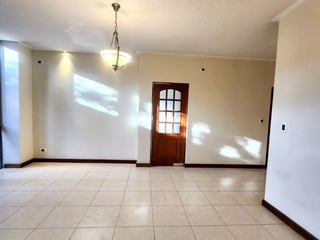 Luxurious 3 Bedroom House for Sale in Zona 15, Guatemala City - Image 10