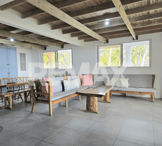 Beachfront House for Sale with 3 Bedrooms and Pool in Chiquimulilla, Santa Rosa