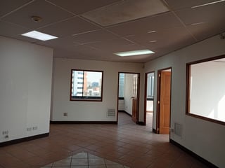Oficina en Alquiler Edificio Murano Center, zona 10 N8 - 2