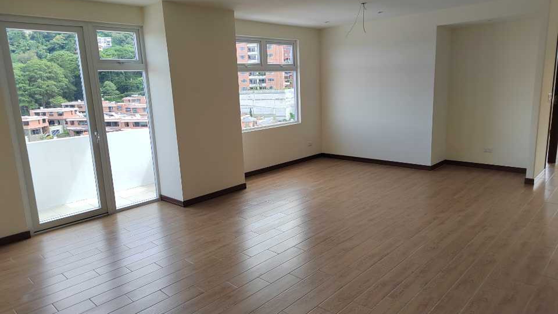 Zona 15 alquilo/vendo apartamento - Image 1