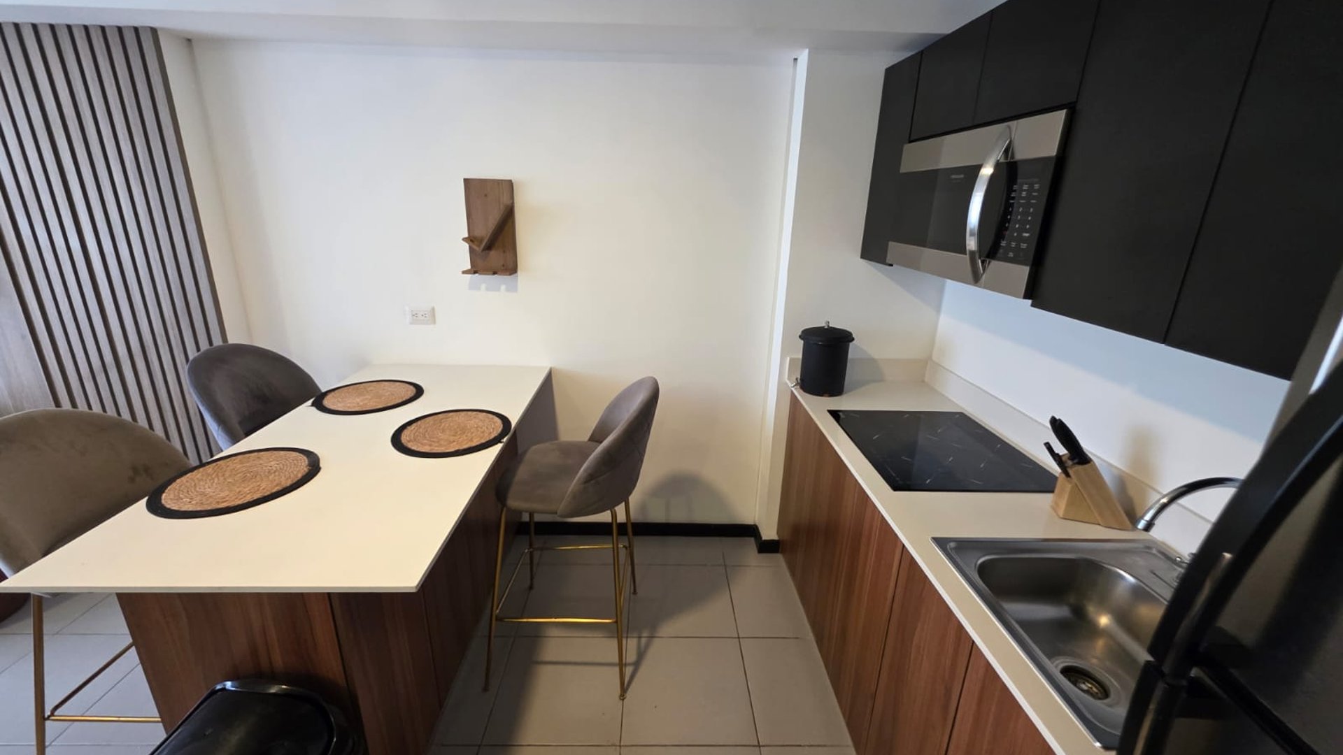 Apartamento amueblado en venta - 2 habitaciones en zona 14 Ref-5952 - Miniatura 2