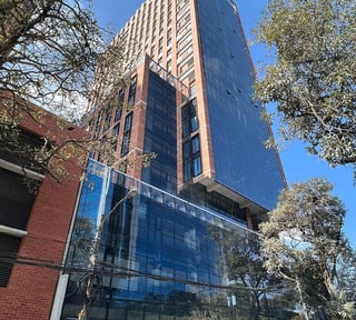 Oficinas en venta Zona 10 Guatemala con parqueos y bodegas - Miniatura 16
