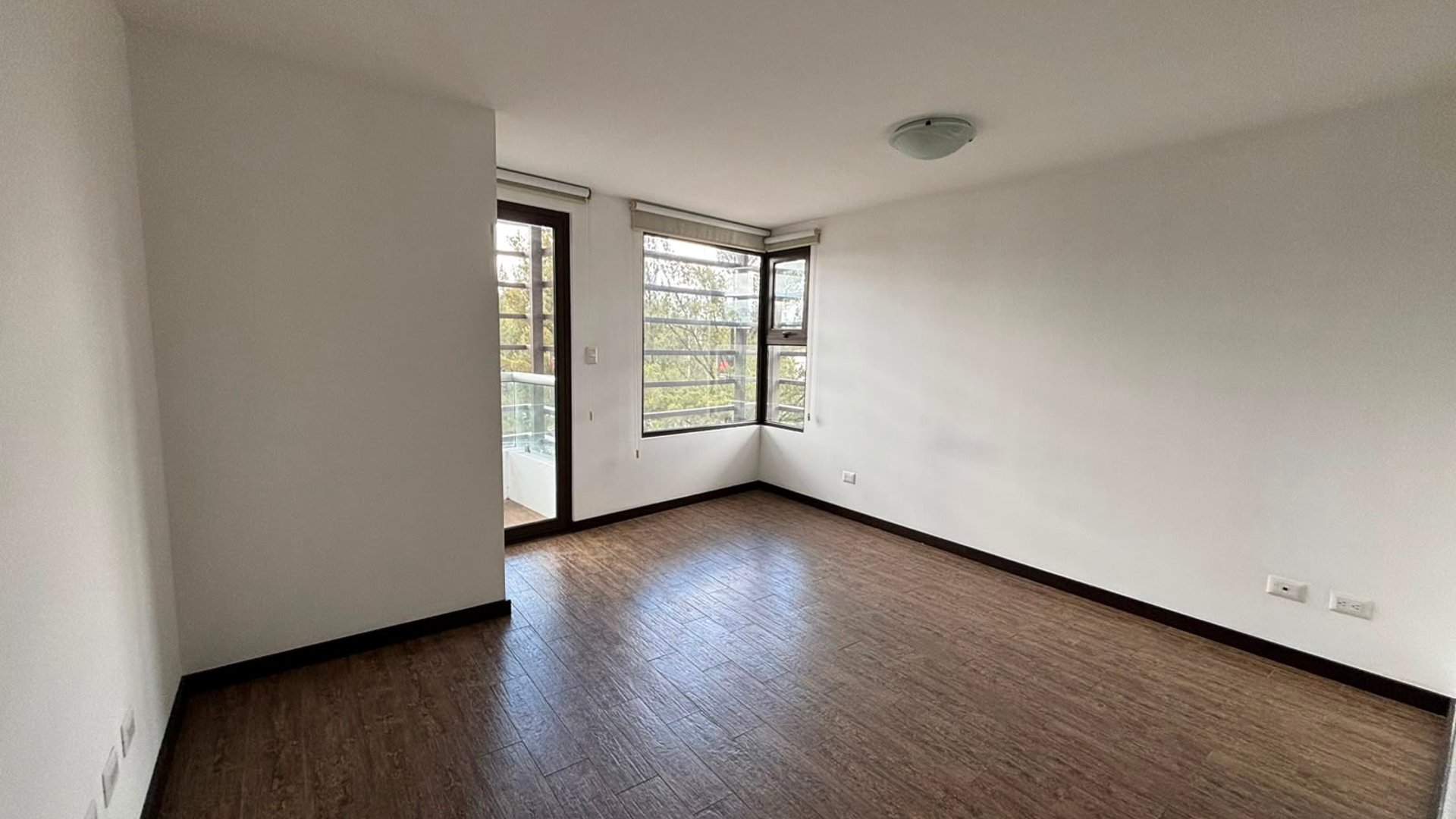 Apartamento en Alquiler Edificio Torre 360, zona 15 - Miniatura 5