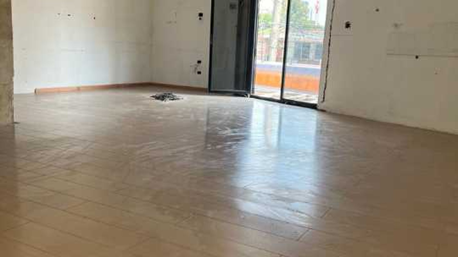 Alquilo Local Comercial en Excelente punto en zona 10