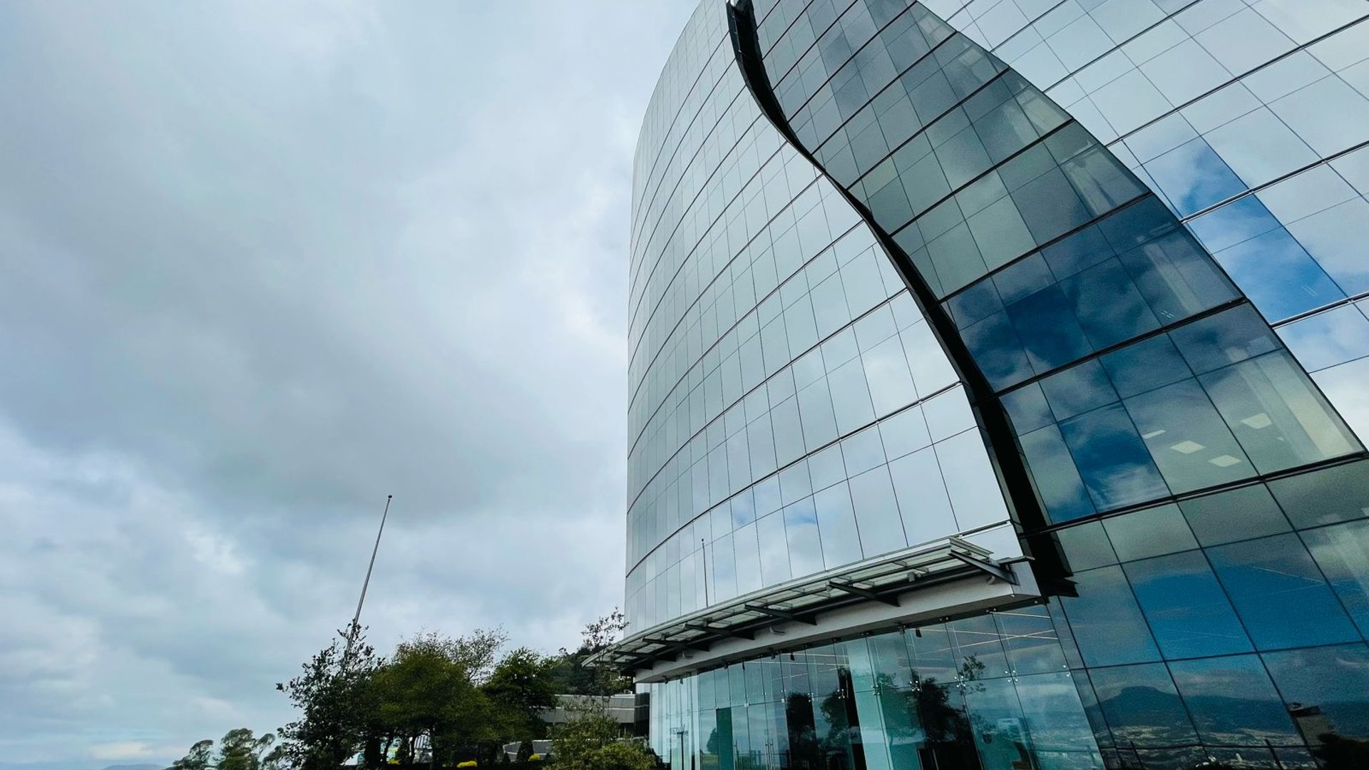 ALQUILER DE OFICINAS - TORRE TIGO, KM 9.3 CES