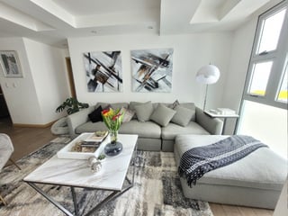 📍 APARTAMENTO EN RENTA – 2 HAB + 2 BALCONES | CITYHAUS | ZONA 10 - 2