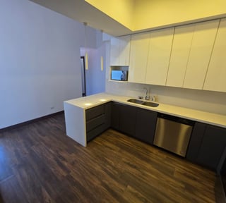 Apartamento en venta con habitacion de servicio en zona 14 Ref-5765