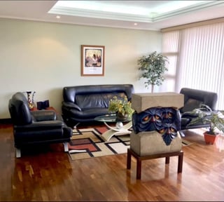 Vendo Apartamento Edificio Villa Mayor zona 14 