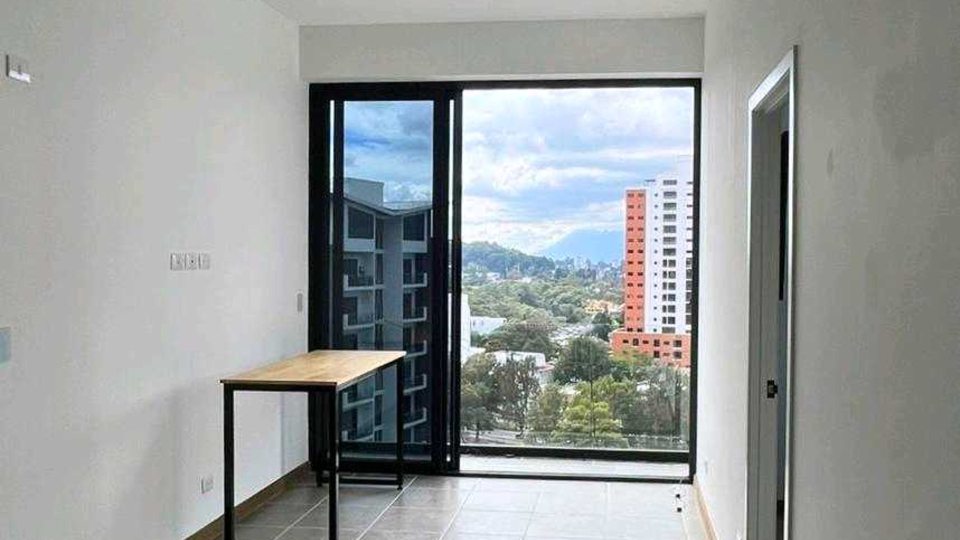 APARTAMENTO EN ALQUILER???? Edificio Quince Esquina, Zona 15 - Miniatura 3