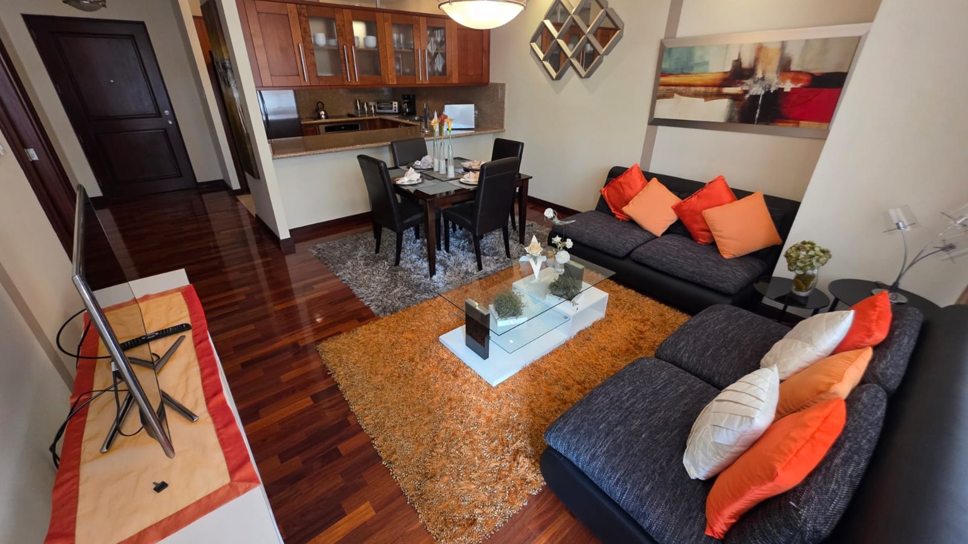Apartamento amueblado con terraza de 1 habitacion en zona 14 Ref-6002 