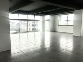 Vendo Oficina en Zona 10 Edificio Pialé - 2