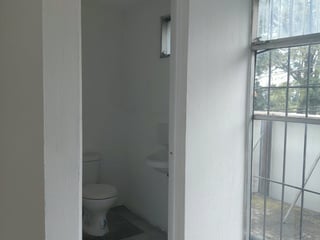 Local Comercial en Renta en Plaza Surti Ahorro. Zona 18 - 3