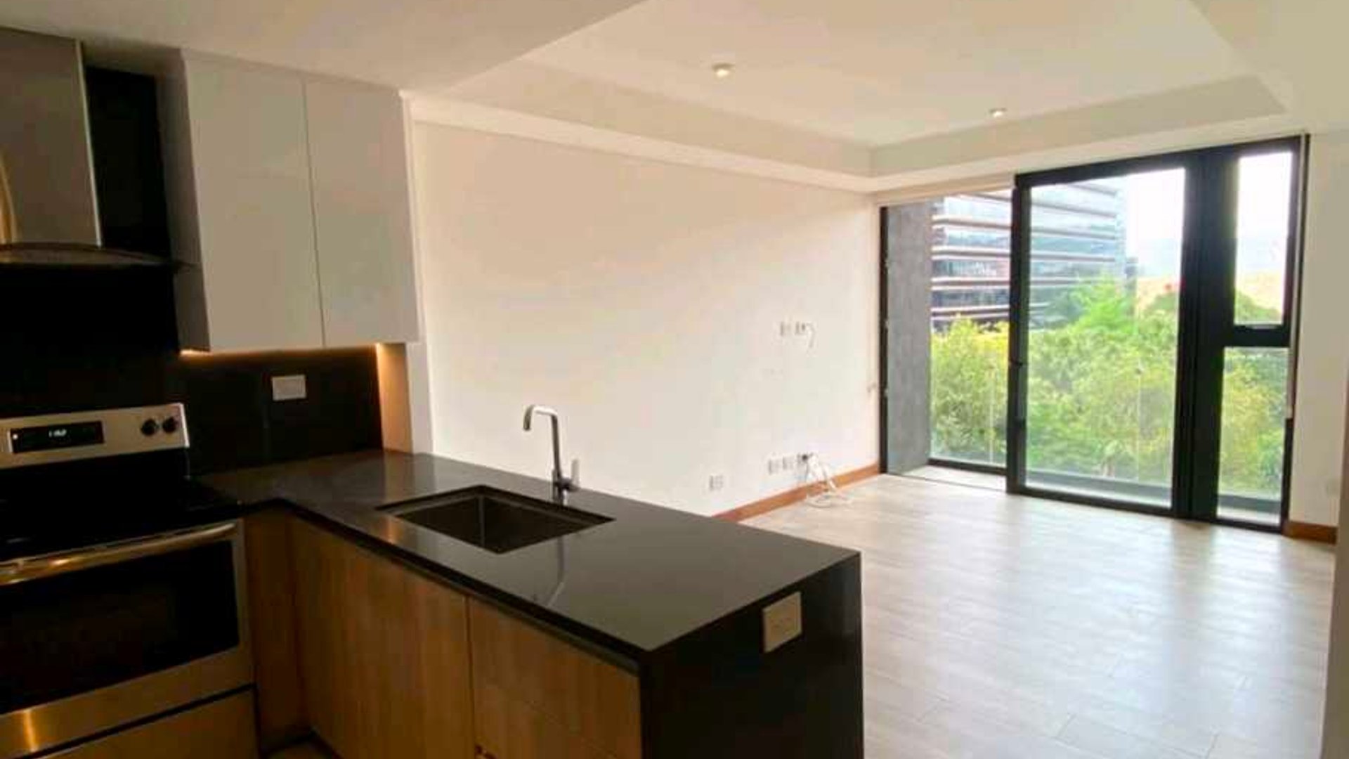 APARTAMENTO EN ALQUILER???? Edificio Reserva Diez, Zona 10 - Miniatura 3